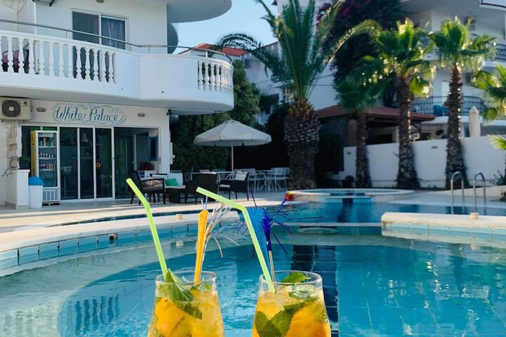 Hotel with Pool