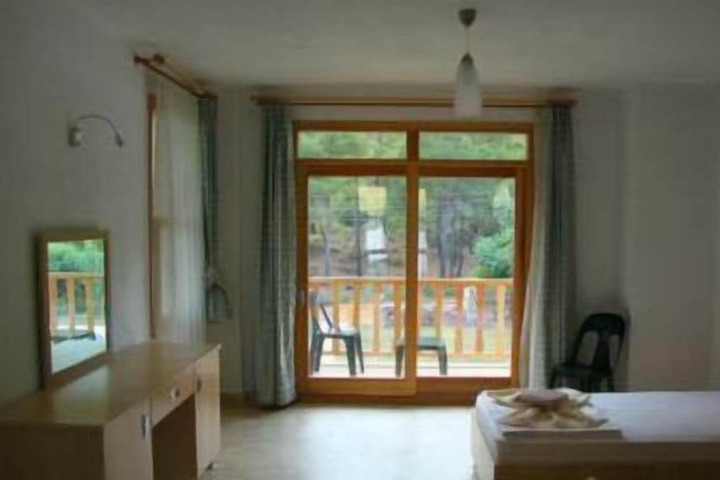 Room 5 of 38