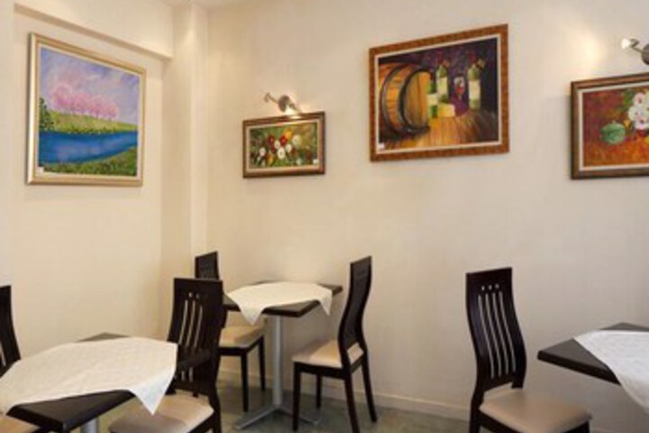Dining 6 of 26