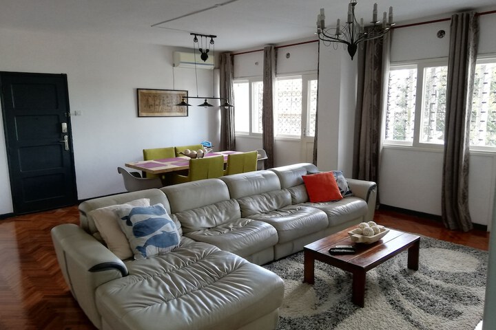 Room 5 of 11