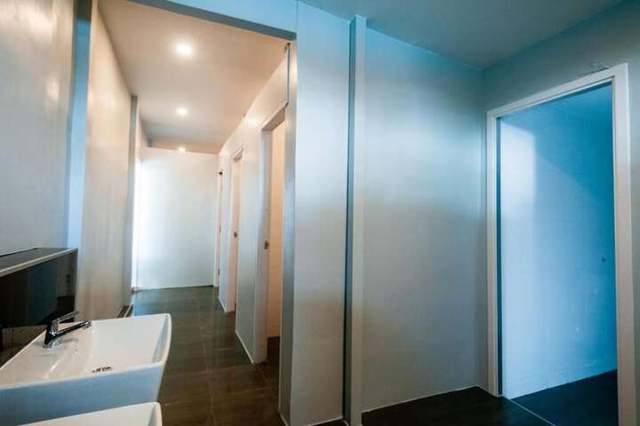 Room 18 of 32