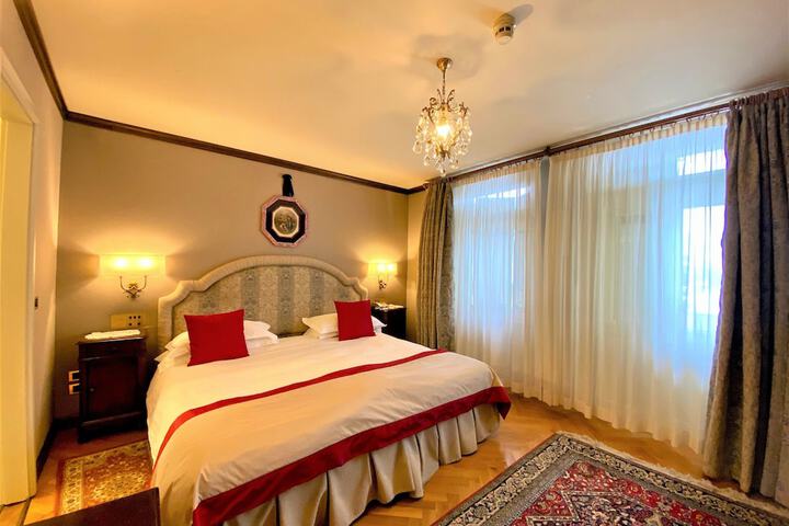 Room 48 of 161