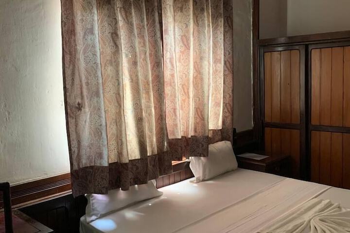 Room 8 of 87