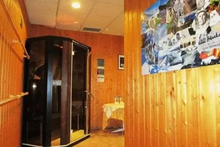 Room 12 of 24
