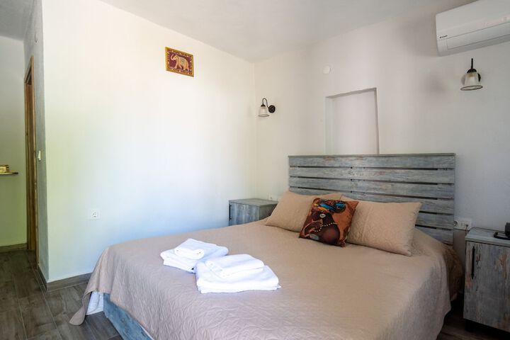 Room 6 of 39