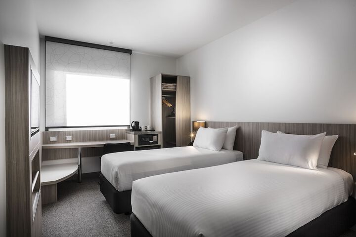 Room 4 of 62