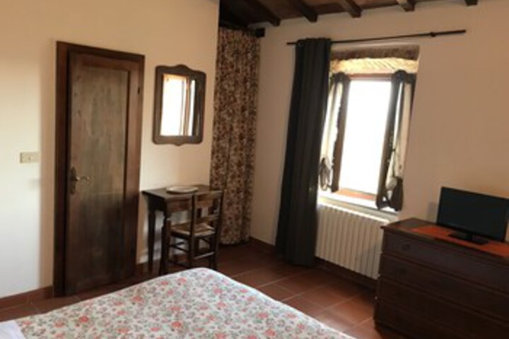 Room 24 of 28