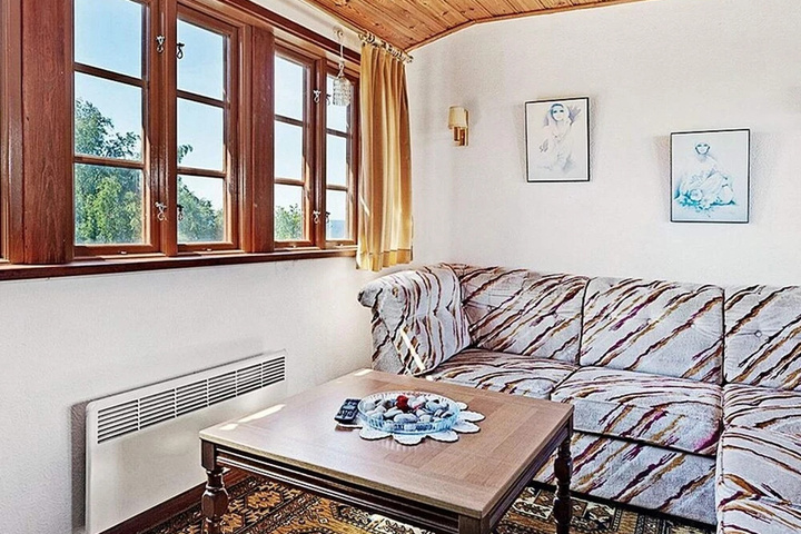 Room 2 of 14
