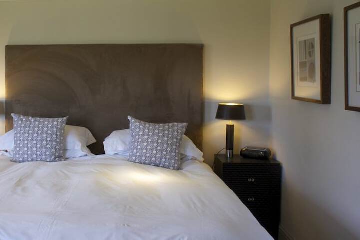 Room 4 of 36