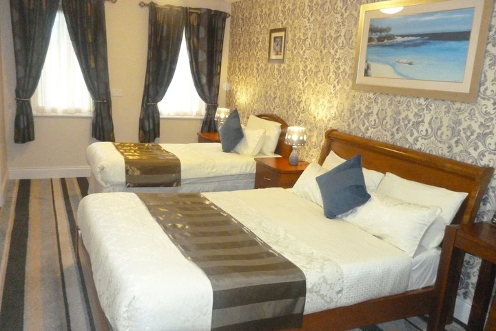 Room 3 of 17