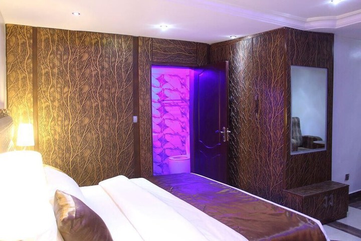 Room 15 of 45
