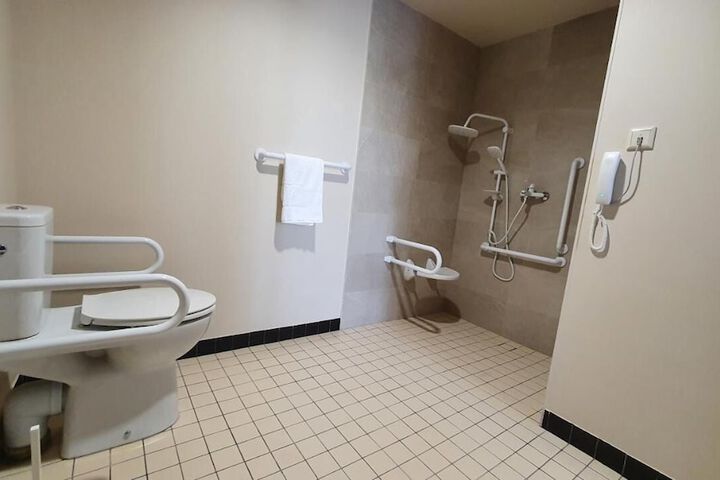 Room 12 of 21