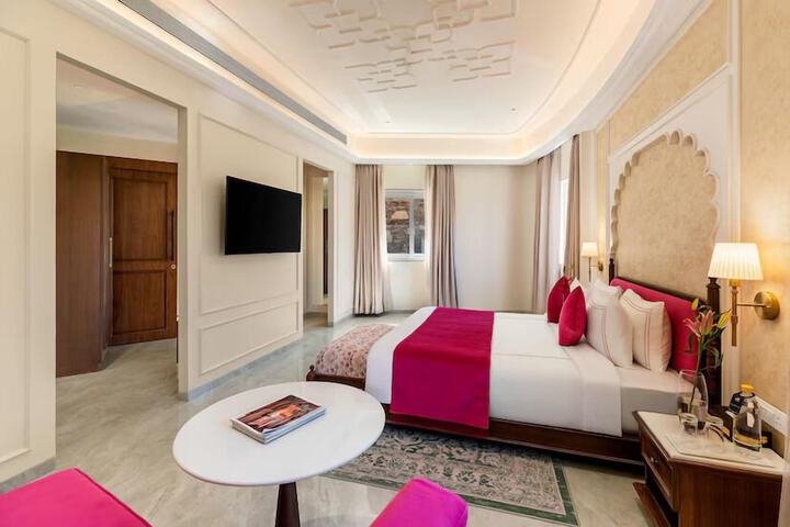 Room 19 of 74