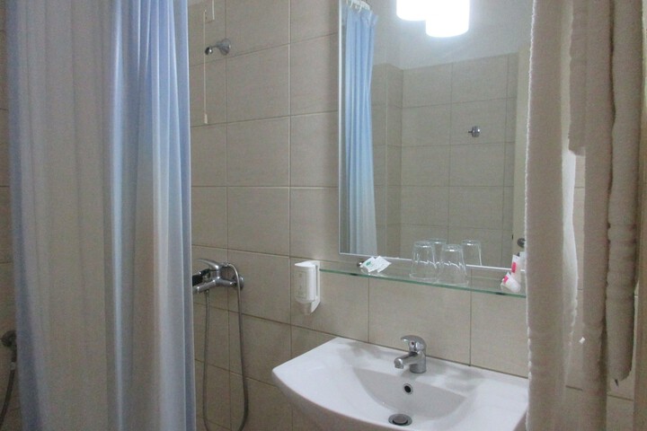 Room 28 of 52