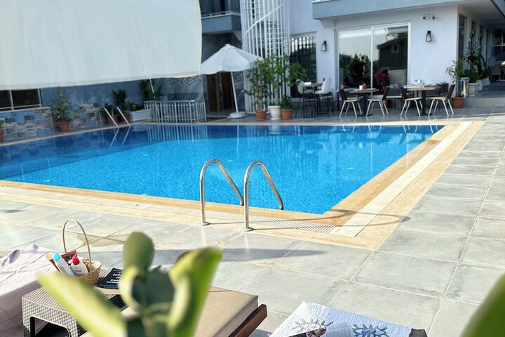 Hotel 74 of 102