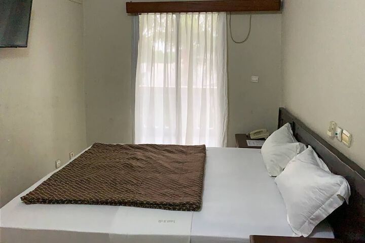 Room 25 of 87