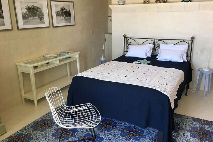 Room 8 of 189