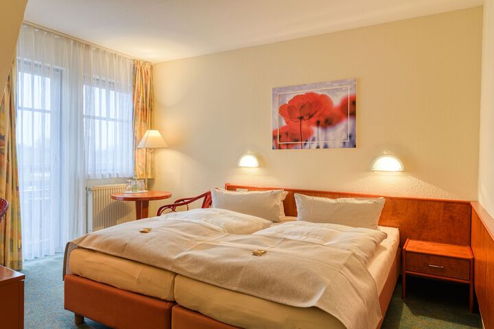 Room 8 of 27