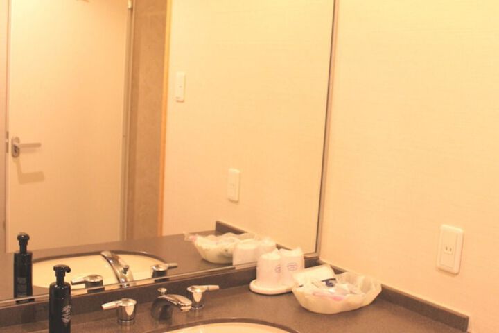 Room 26 of 43