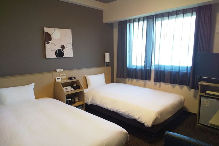 Room 9 of 35
