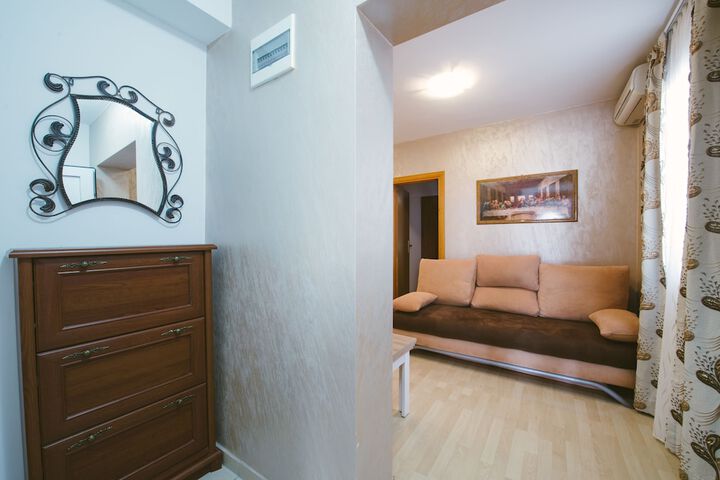 Room 28 of 103