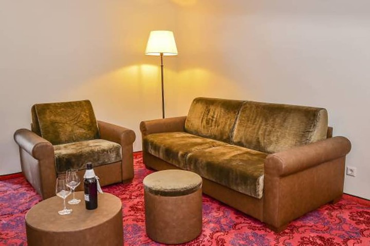 Room 42 of 137
