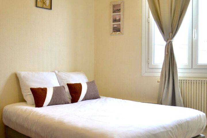 Room 21 of 32
