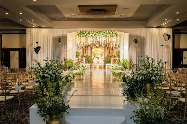Ballroom/Hall 129 of 166