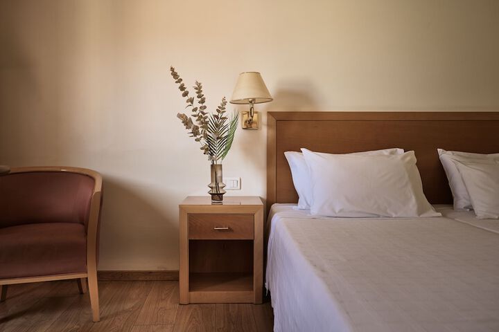 Room 8 of 43