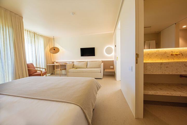 Room 30 of 90
