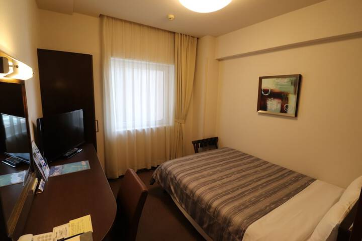 Room 15 of 36