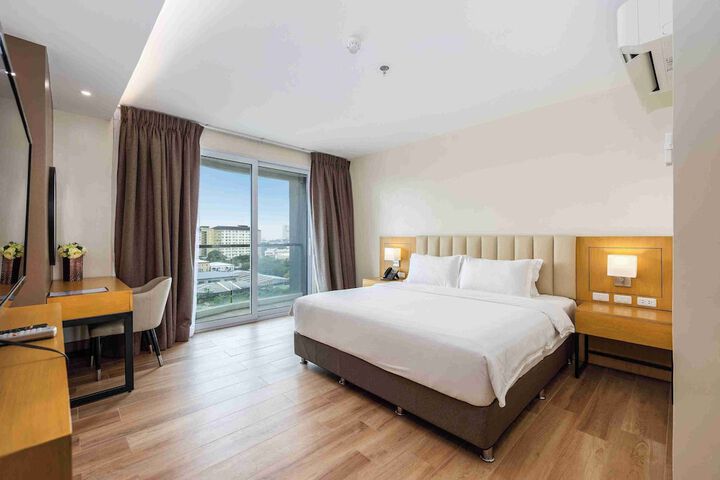 Room 16 of 36
