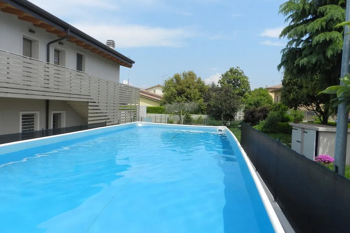 Pool 9 of 17