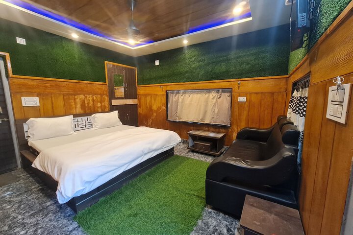 Room 17 of 66