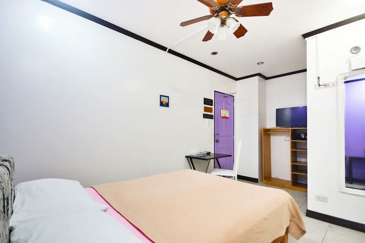 Room 13 of 30
