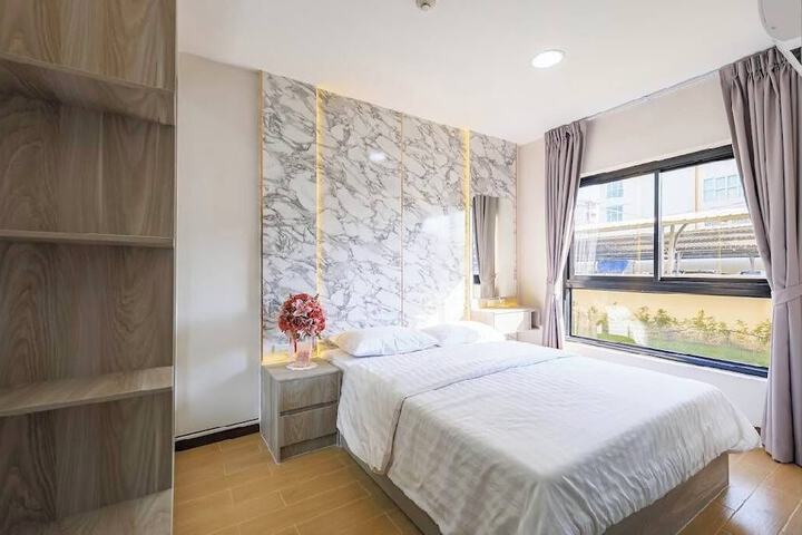 Room 8 of 17