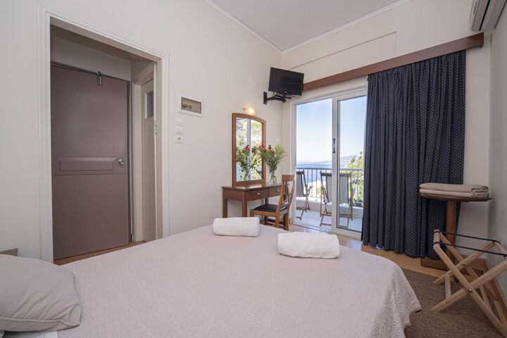 Room 7 of 71