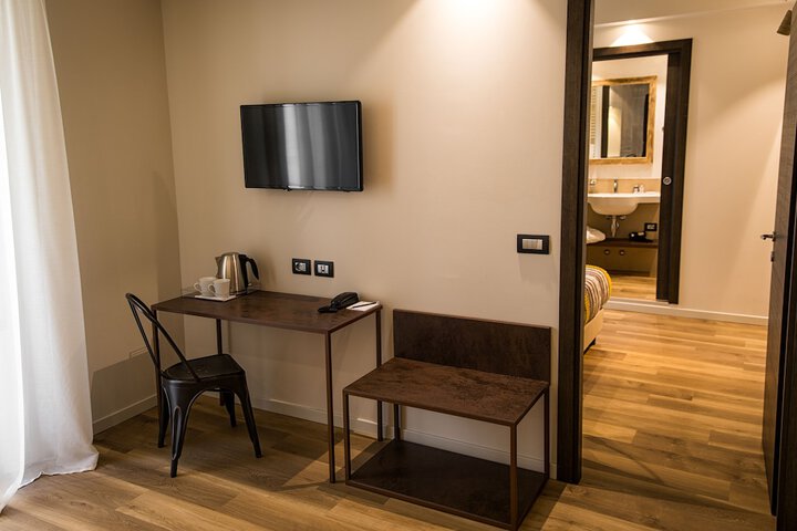 Room 7 of 62