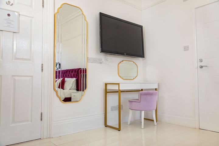 Room 31 of 74