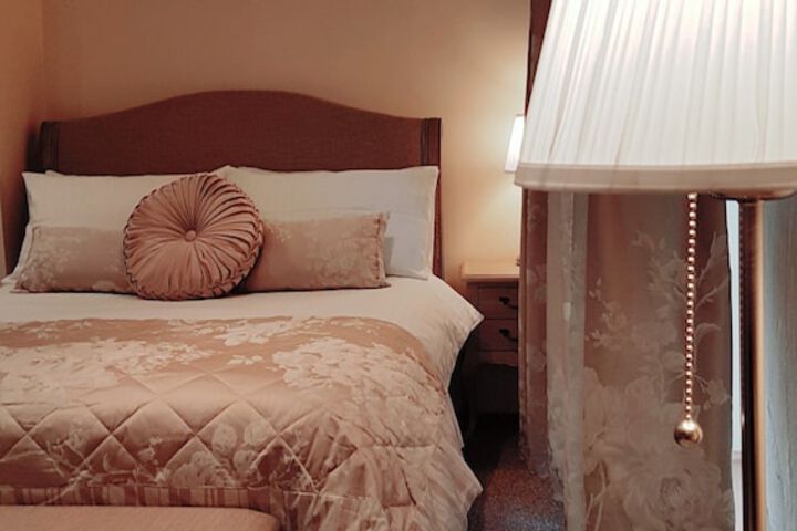 Room 3 of 147