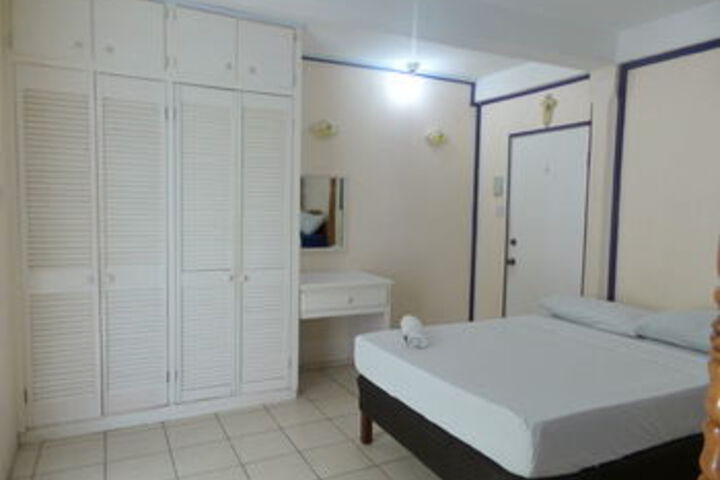 Room 32 of 44