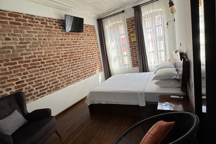 Room 14 of 34