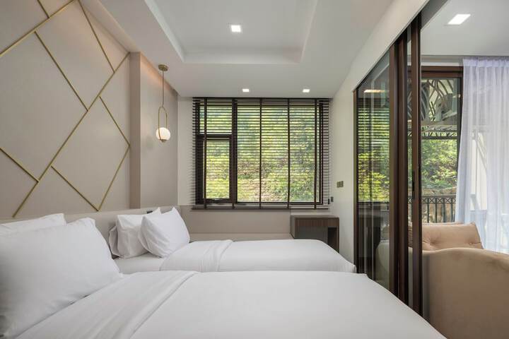 Room 26 of 151