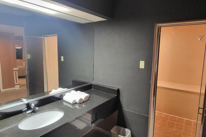Room 7 of 284