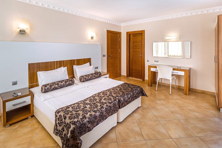 Room 4 of 47