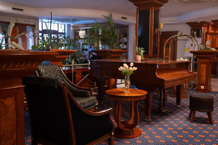 Hotel Interior 4 of 143