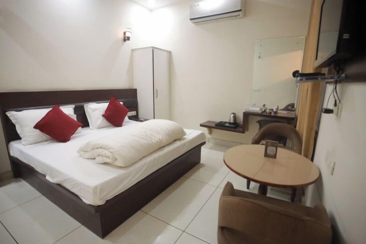 Room 13 of 46