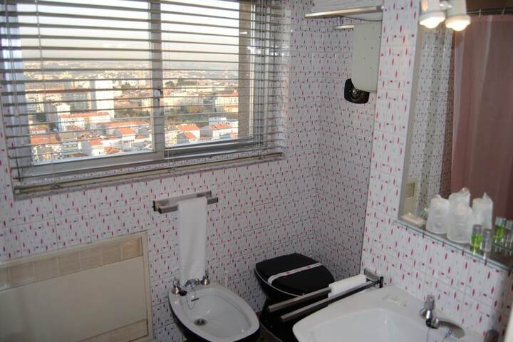 Room 20 of 34