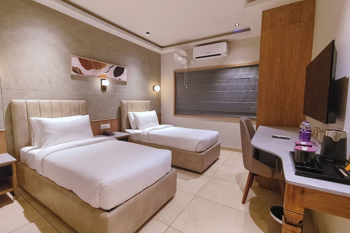 Room 26 of 46