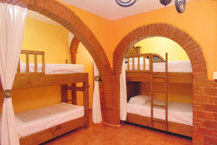 Room 33 of 39